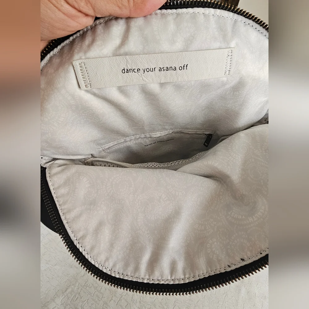 Lululemon All Night Festival Bag Micro 2L